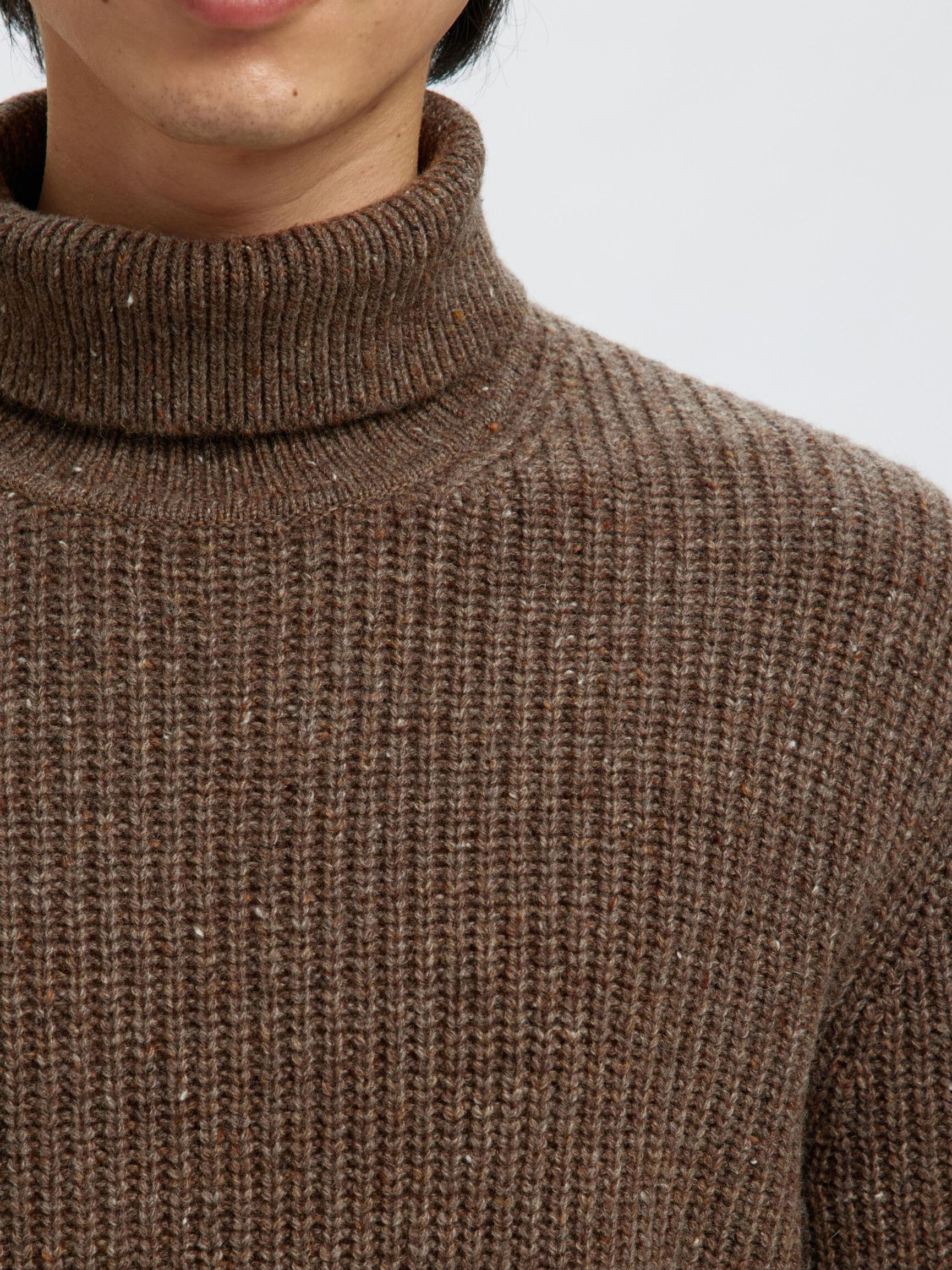 LAND KNIT ROLL NECK