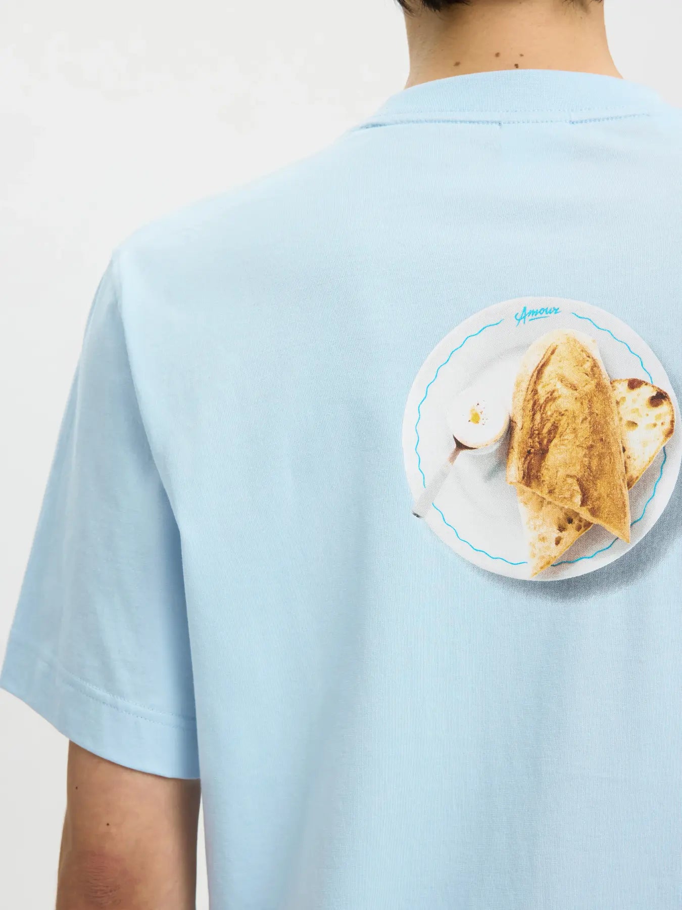 HELIAS TEE X HOTEL AMOUR