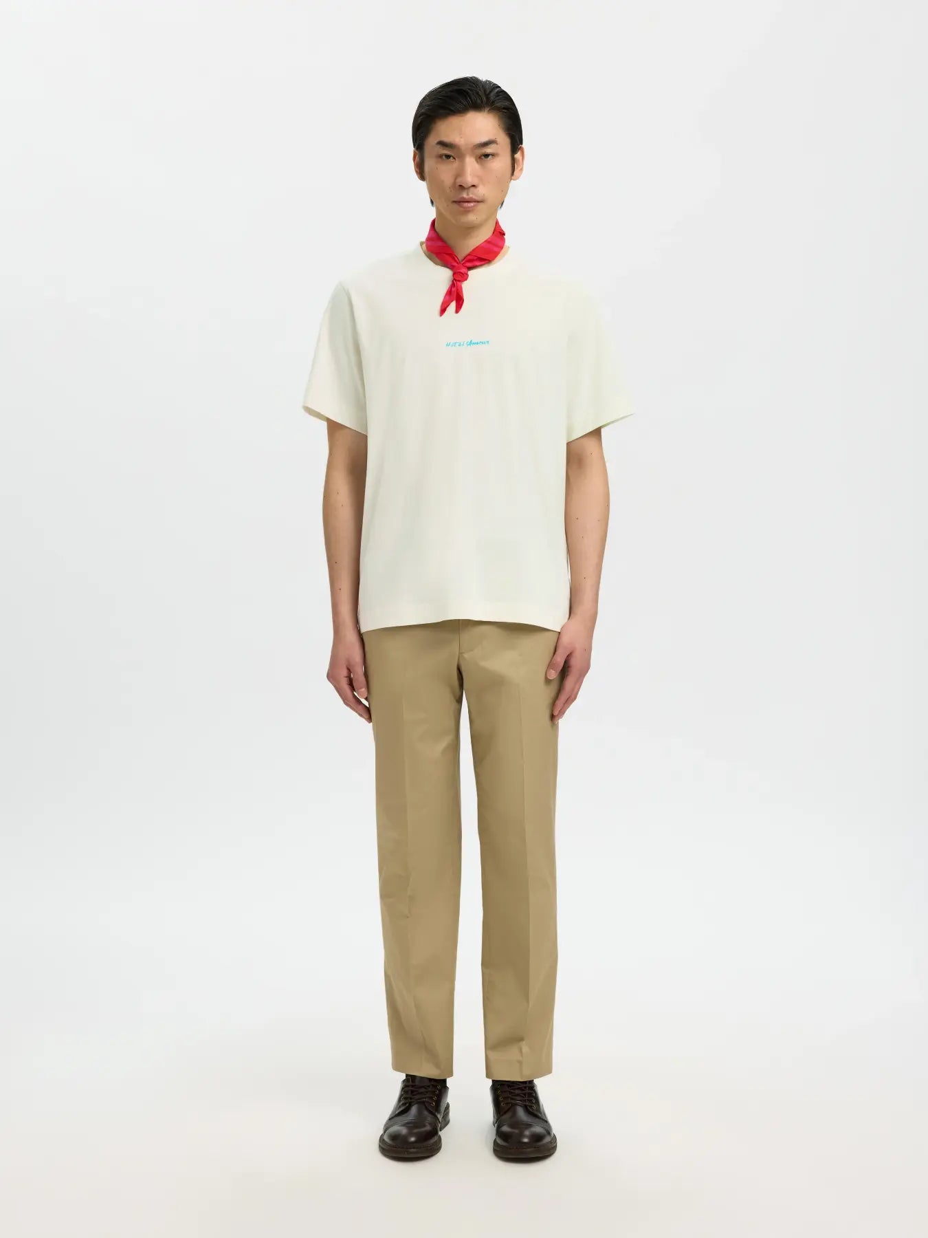 HELIAS TEE X HOTEL AMOUR