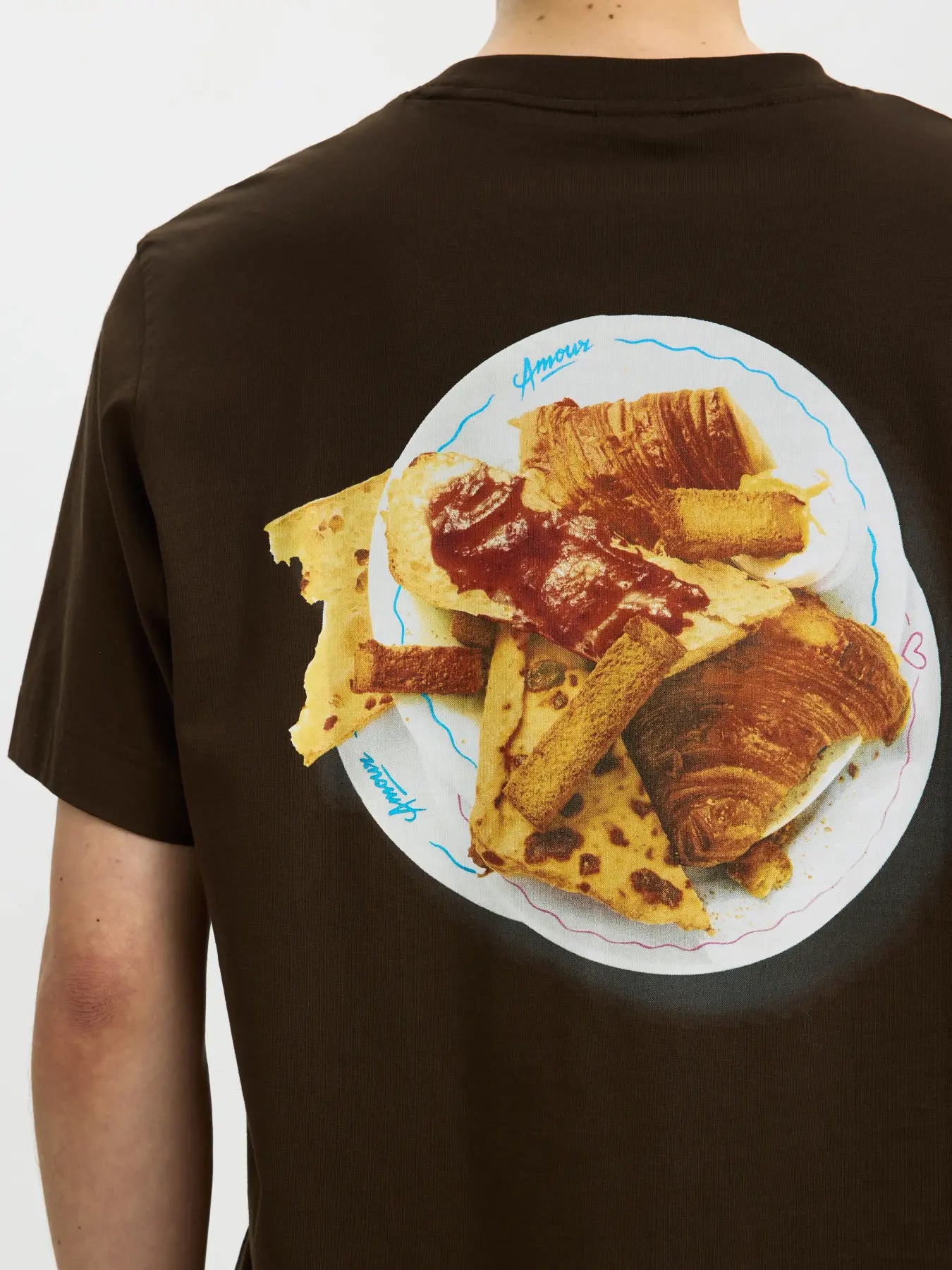 HELIAS TEE X HOTEL AMOUR