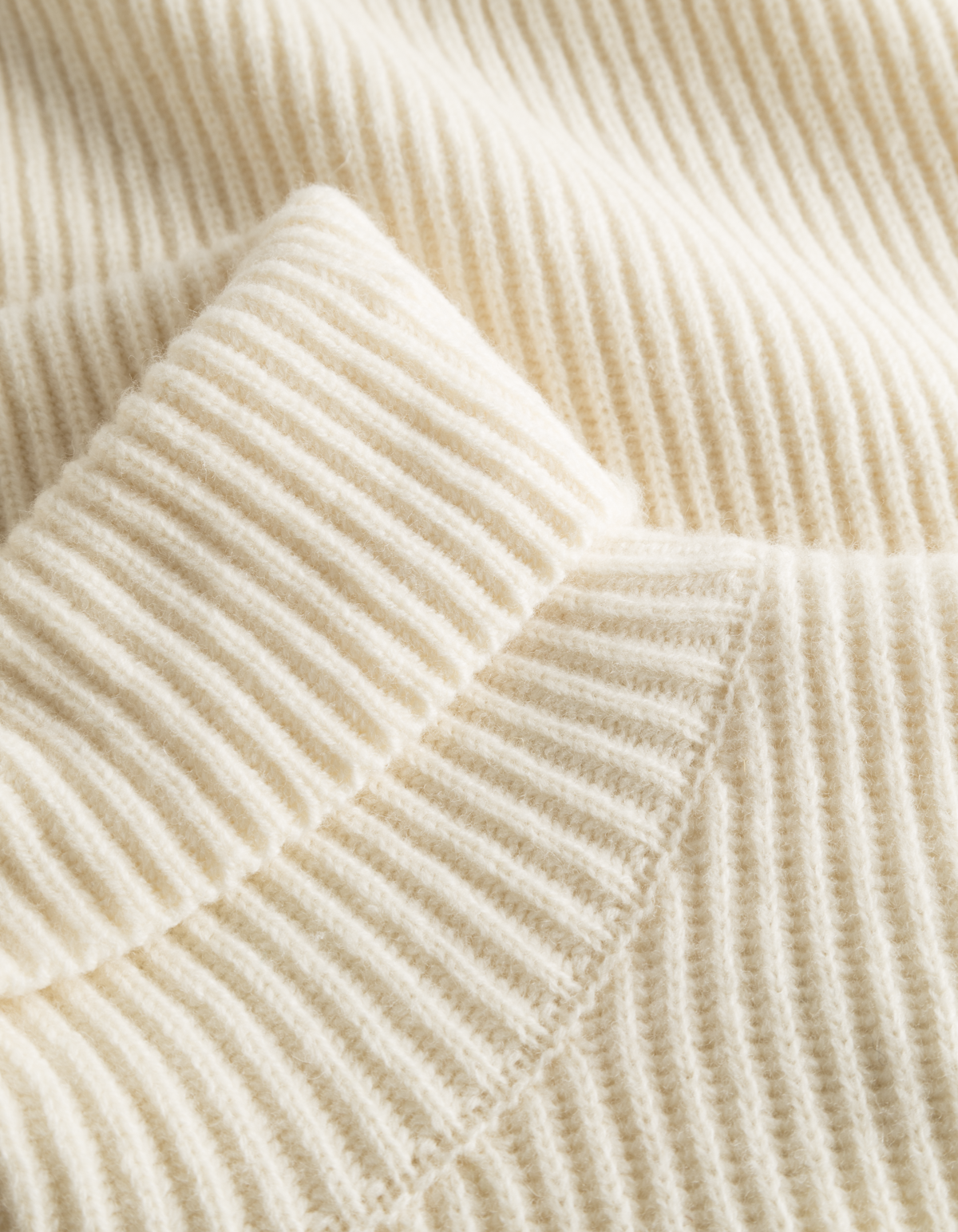 EDDIE WOOL ROLLNECK KNIT