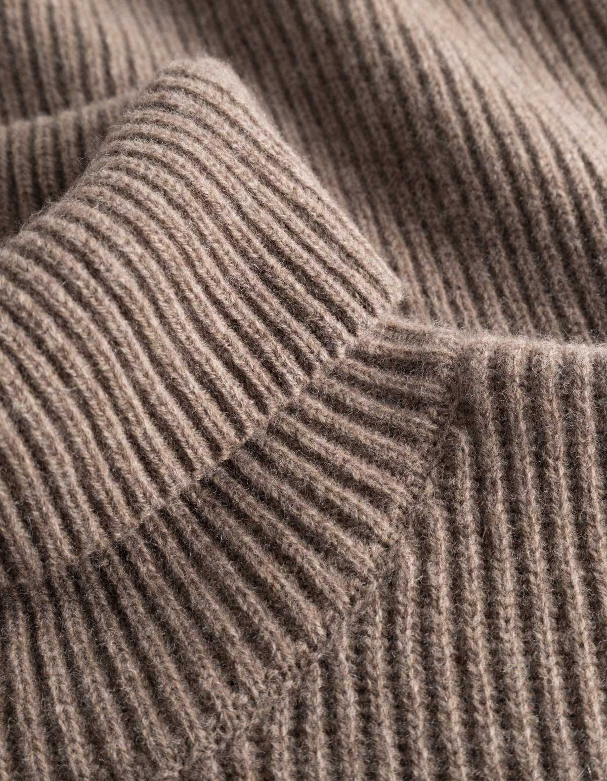 EDDIE WOOL ROLLNECK KNIT