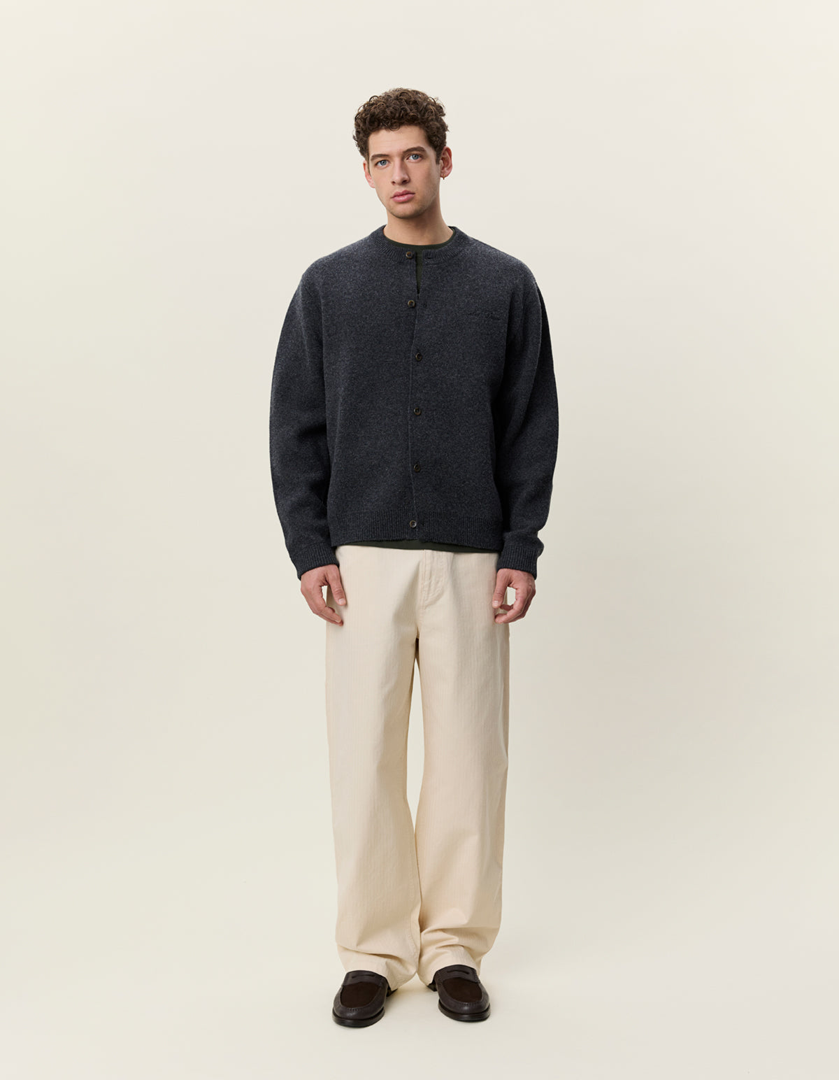 KNITTED ROUNDNECK CARDIGAN