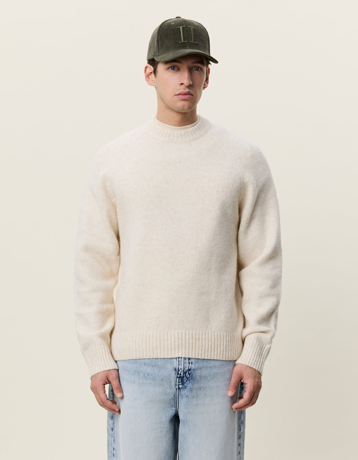 SOFT ROUNDNECK KNIT